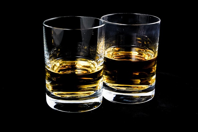 skleničky s whisky